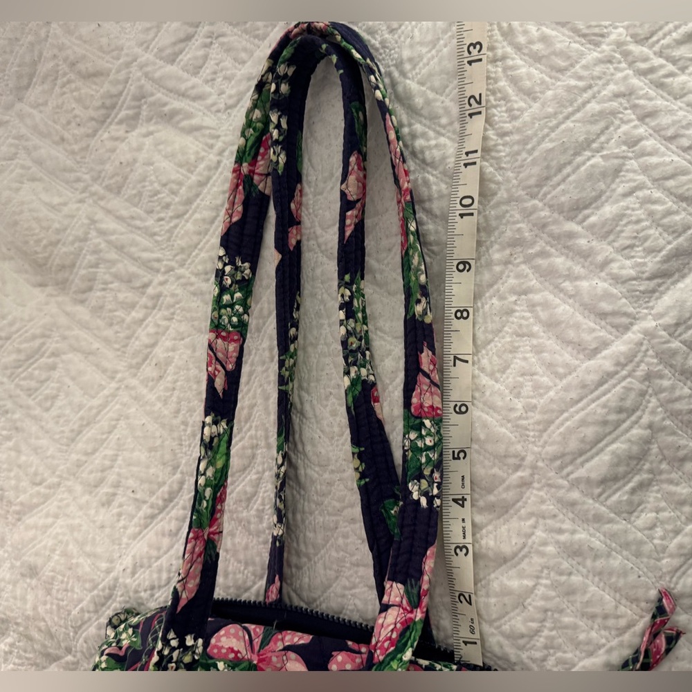 Vera Bradley purse Lilly of the valley with bows - Picture 6 of 11